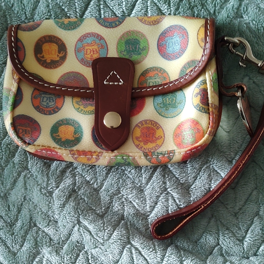 FIRST OFFER TAKEN! Vintage Dooney & Bourke Wristlet